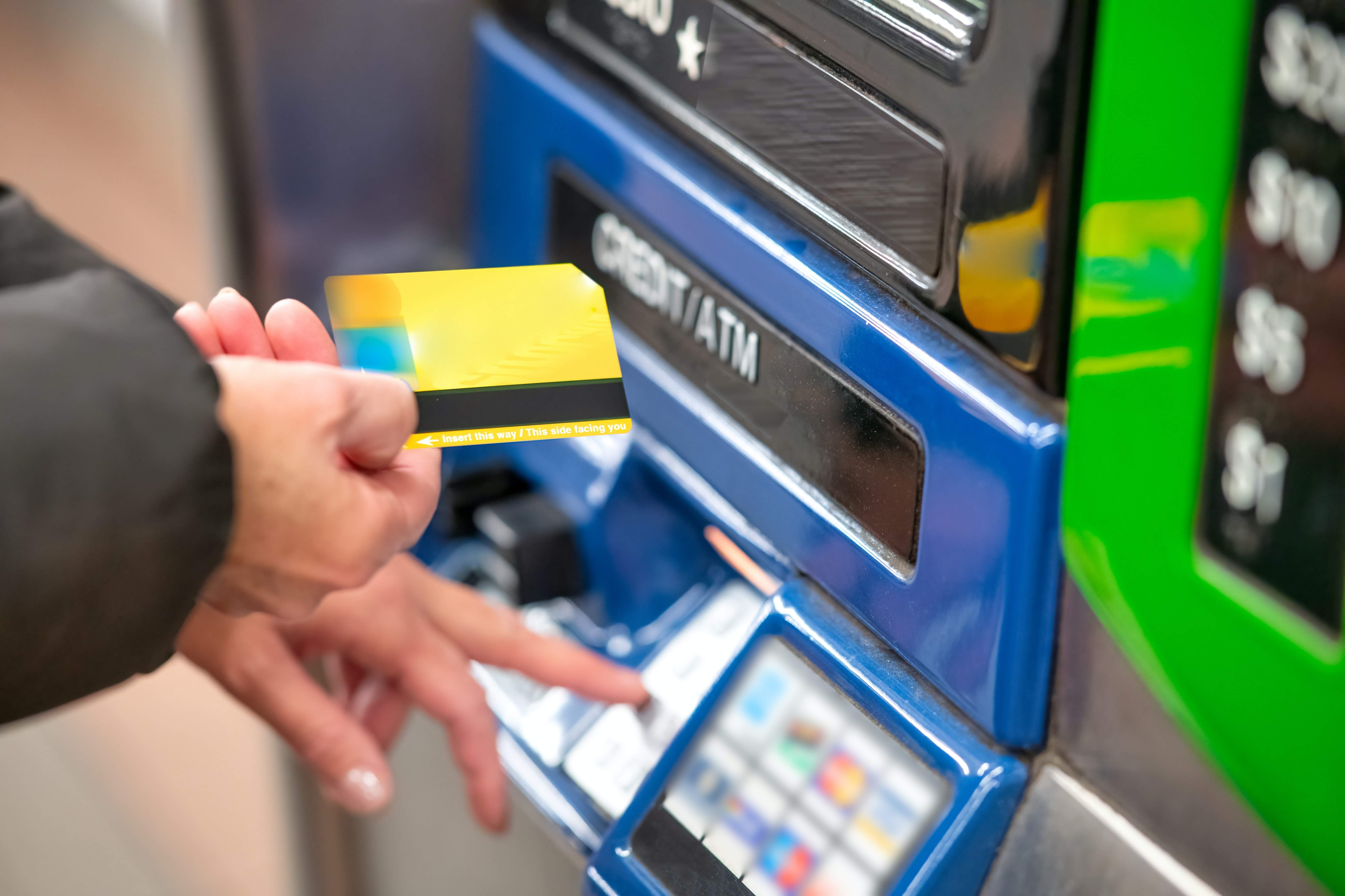 Dnevni limit na bankomatu za fizička i pravna lica